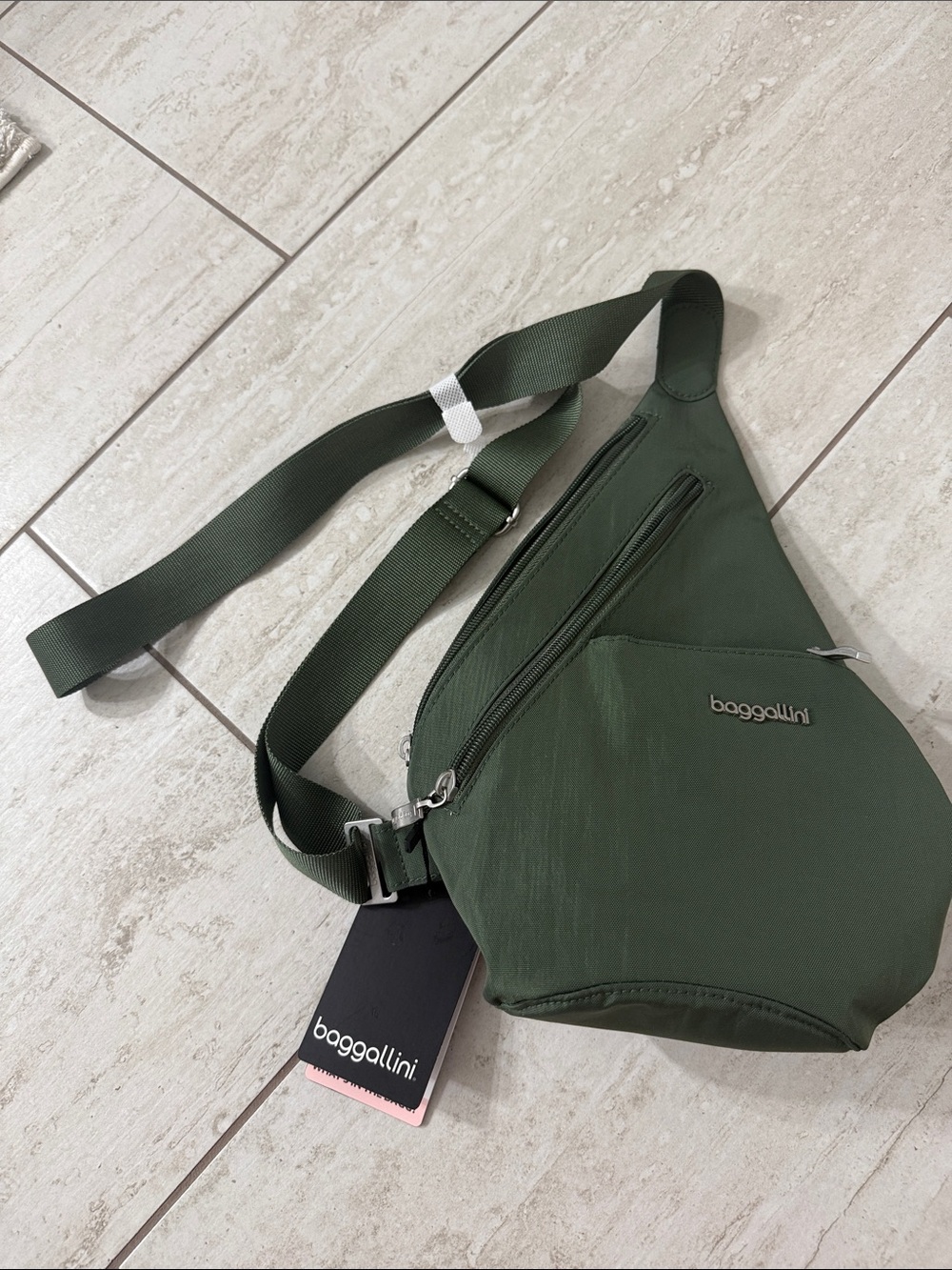 Baggallini Olive Green mini Sling Belt Bag ..silver hardware ..4 zippers ..nwt